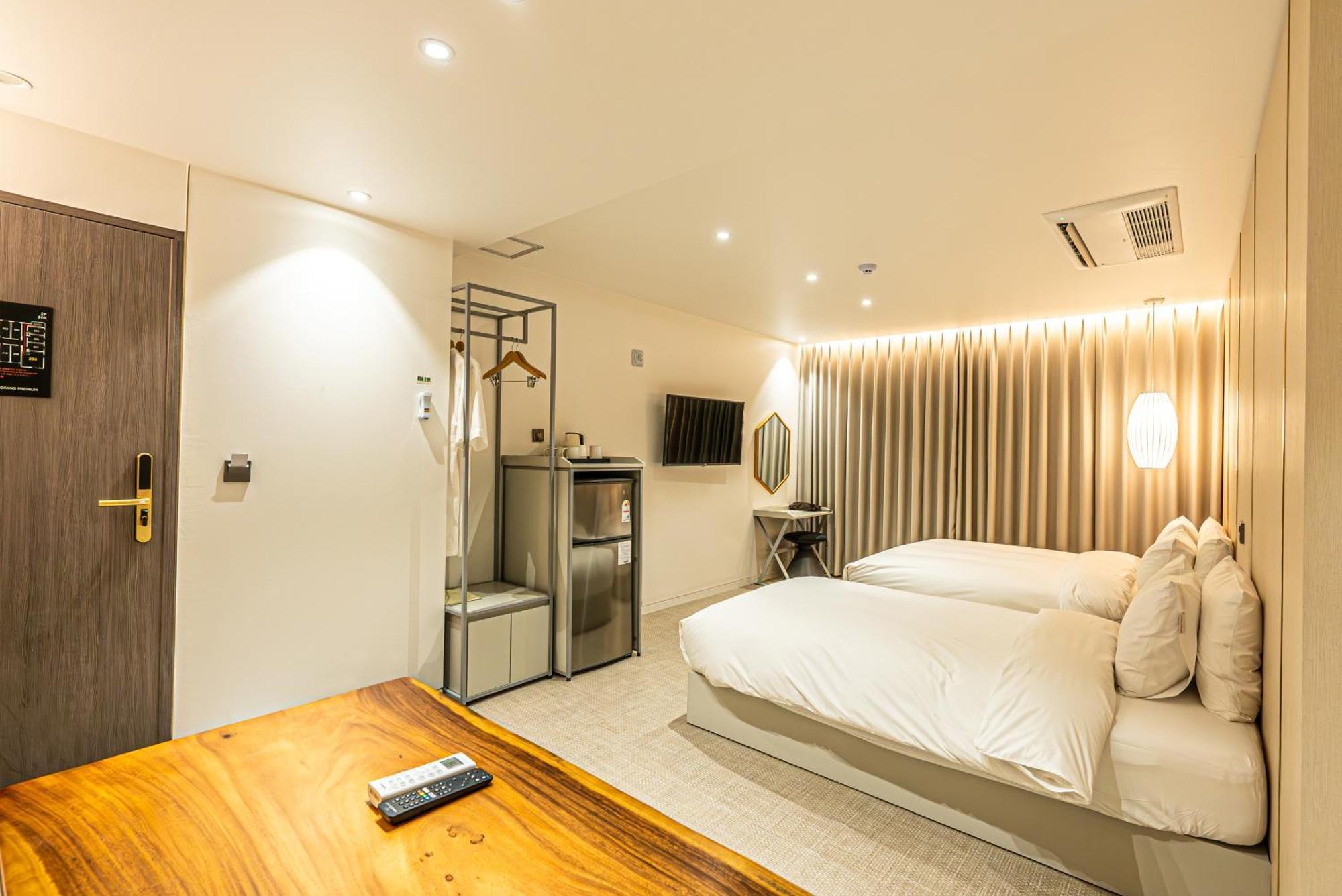 Hotel The Grang Seogwipo Dış mekan fotoğraf